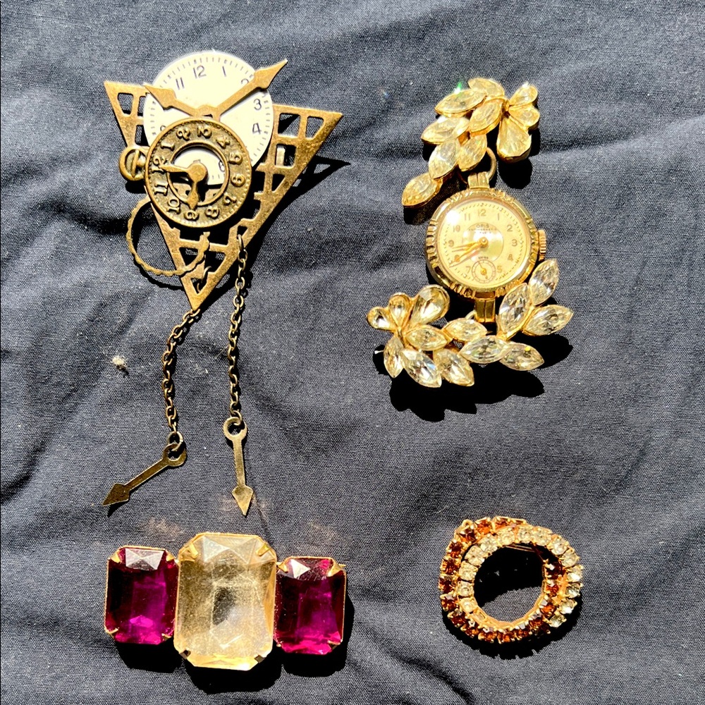Vintage brooch pin lot clock theme and rhinestones
